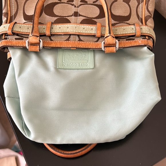 Coach Hampton Limited Edition Fish Appliqué Stachel - Picture 15 of 16